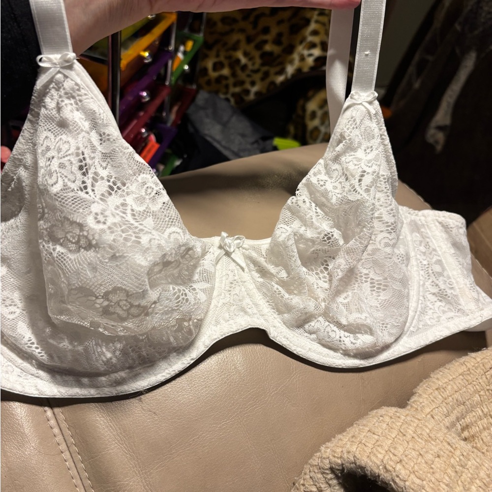 Deesse Lingerie White Floral Lace Underwire Bra Size 44C. New!